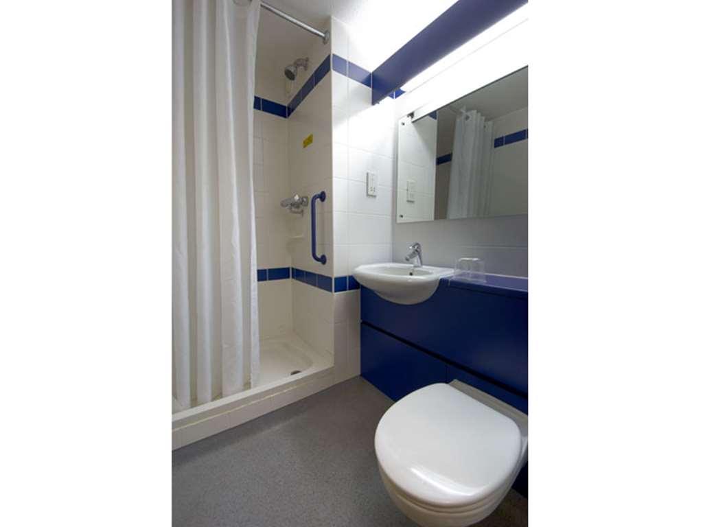 Travelodge Buckingham Exterior photo