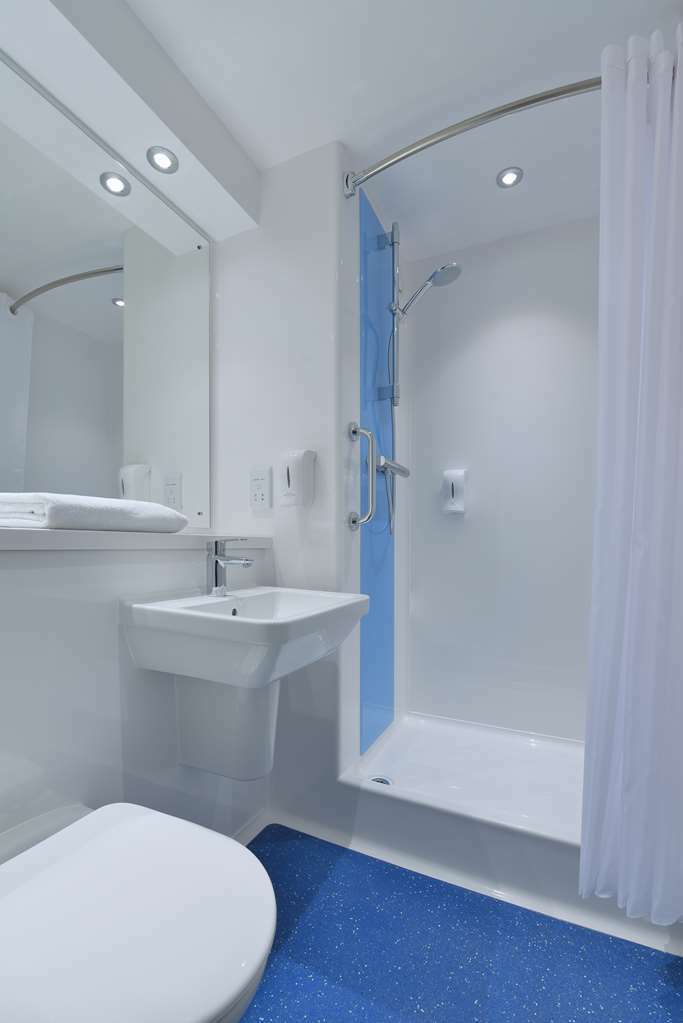 Travelodge Buckingham Room photo